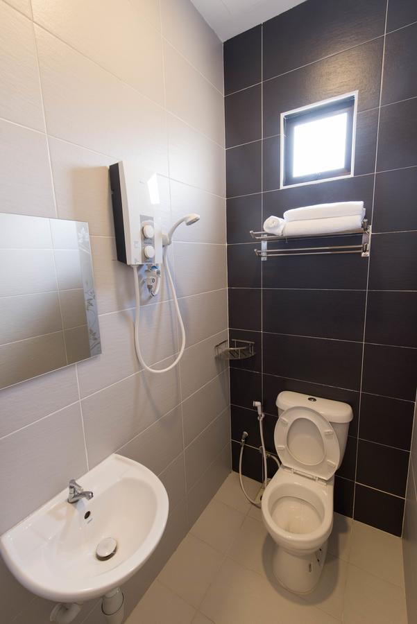 HomeStay 21 Hotel Johor Bahru Buitenkant foto